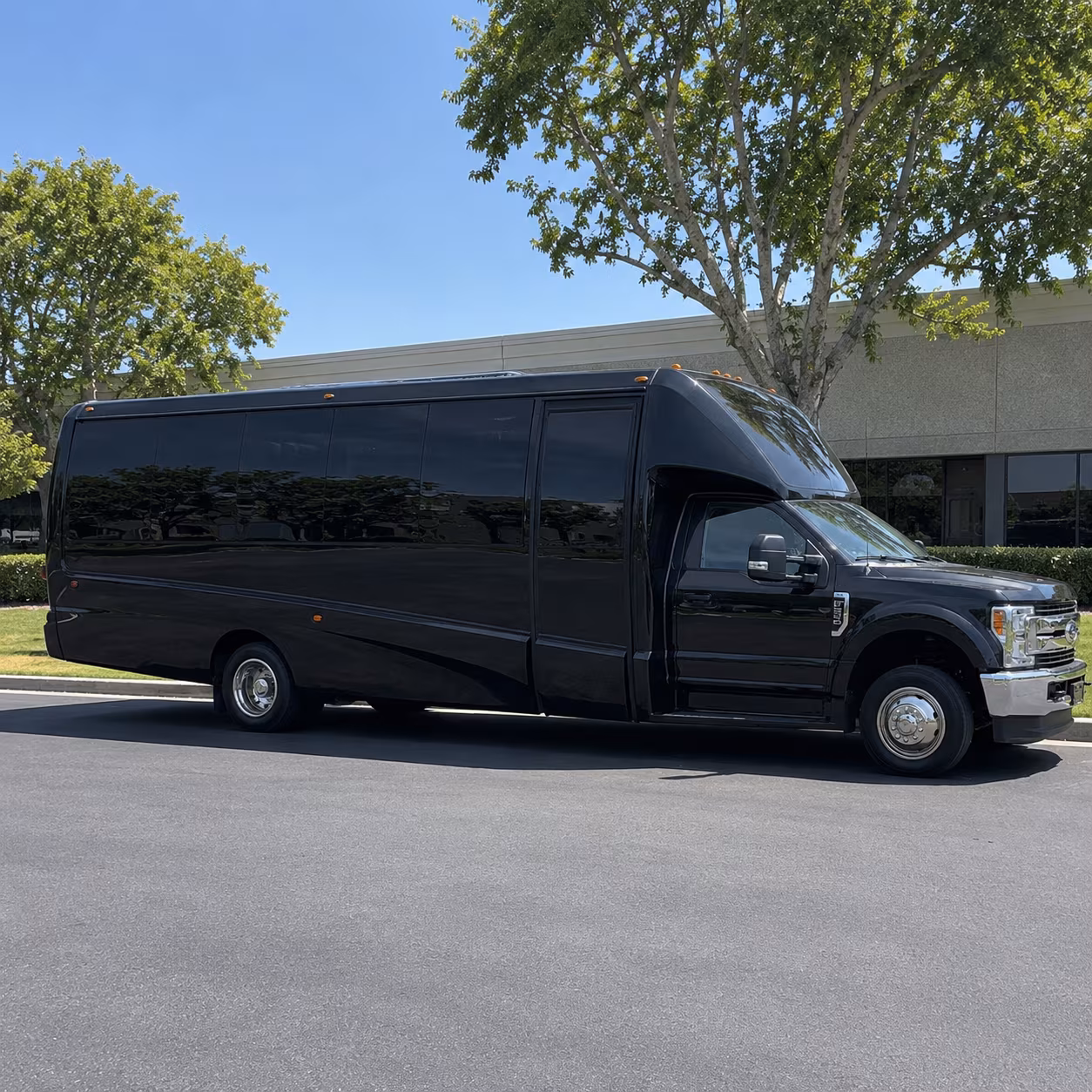 shuttle buses for bands performers and touring groups in reading